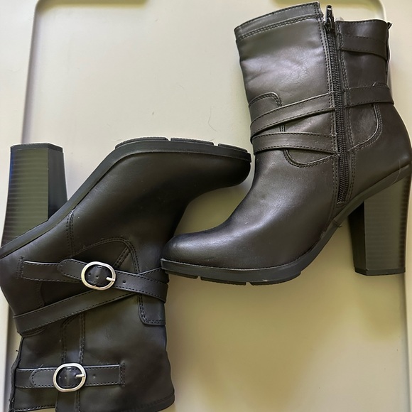 Style & Co black boots (7 1/2) - Picture 2 of 2